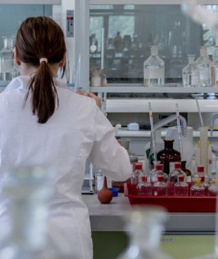 laboratory-2815641_1920